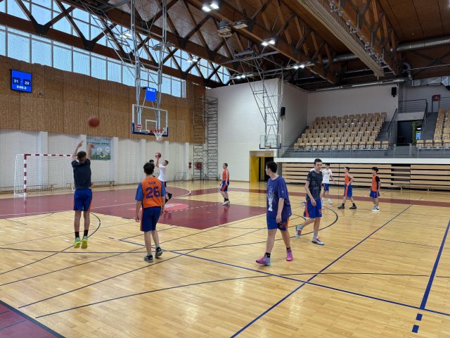 Pretkadeti 2 ostvarili uvjerljivu pobjedu