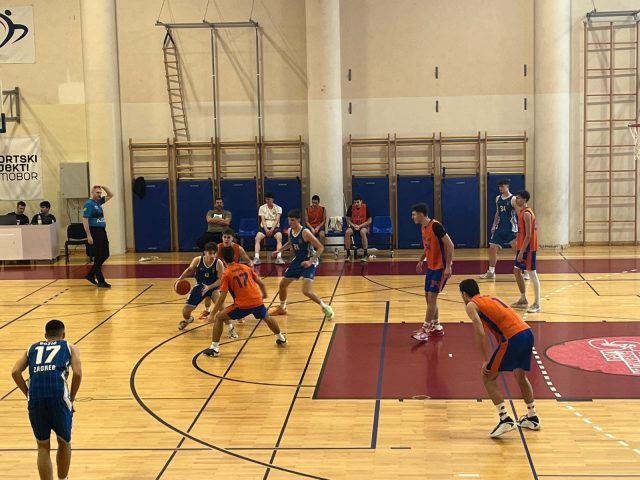 Juniori pružili odličan otpor Zagrebu